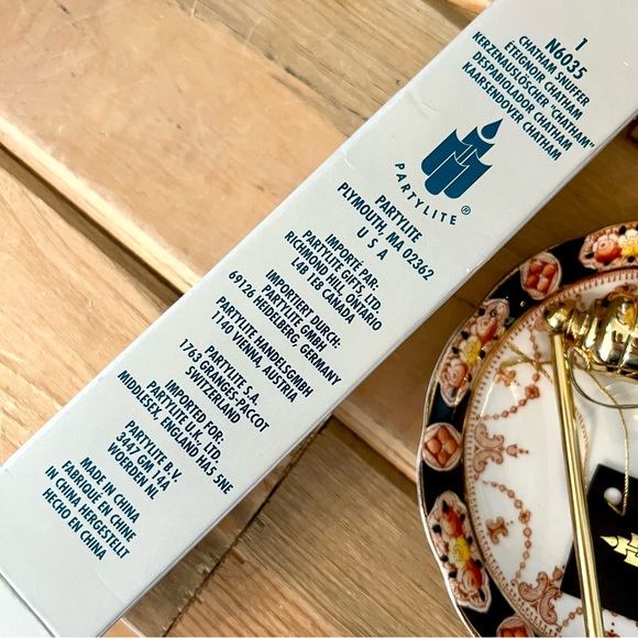 Vintage NIB Brass Candle Suffer - Picture 3 of 6